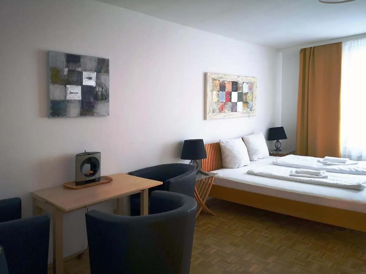 Vienna Studios 0*,  Austria